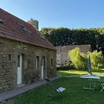 Au Calme Dans Corps De Ferme Entre Et Campagne * Varouville
